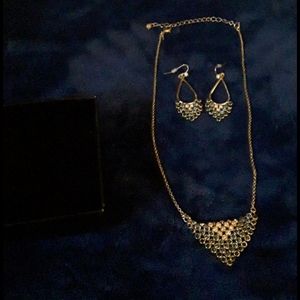 Boho goldtone jewelery.